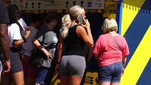 Big booty blonde babe in tight grey spandex shorts with vtl