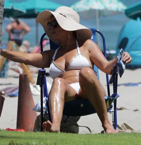 Candid Florida beach and bikini girls