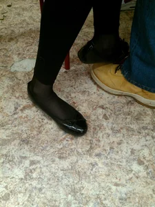 Candid college girl's legs