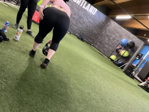 Gym PAWG Pt2 (nike pro leggings, juicy booty(oc))