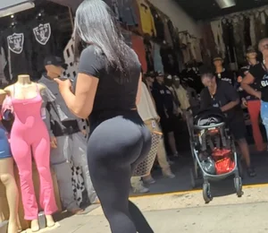 Hot Latina MILF with an AMAZING CULO (OC)