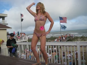 IOP Bikini Contest Drivin N' Cryin Show May 2009