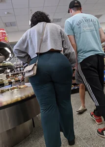 Thick curlyhead goddess in blue leggings