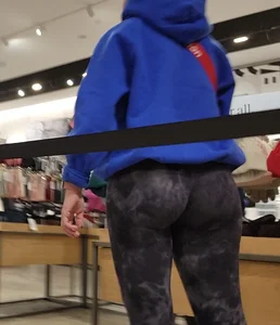 Brunette juicy ass Lululemon worker