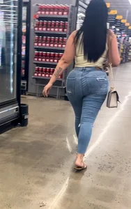 Thick booty slim waist Latina! So sexy