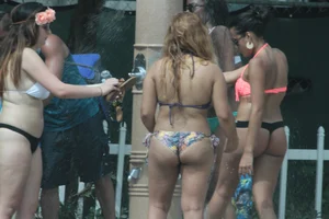 Deerfield Beach girls in bikinis