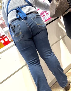 Bubble Butt Jeans Cutie @ B&B - Gorgeous Ass and Face