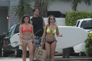 Florida beach and bikini girls