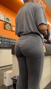 Crazy Thick Ass Bubble Teen 2nd & Charles worker