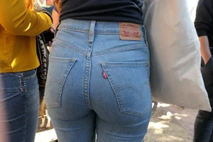 Mmmmm more nice levi’s butts #3 (Non OC)