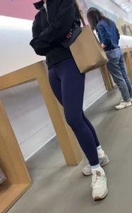Gorgeous College girl in Tight Blue Leggings