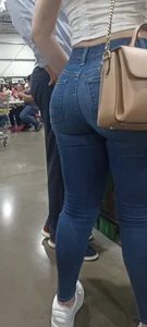 Tight jeans with a small waist with a perfect ass 10/10 [OC]