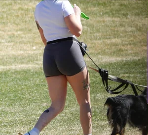 PAWG with sunlit cheeks