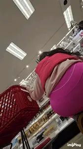 Thick PAWG Milf In Pink Leggings