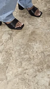 ABSOLUTE GORGEOUS EBONY FAT ASS w/ nice pedi