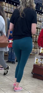 Buc-ee’s run, got 2 nice asses