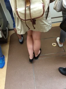 Sexy Legs in Flats and Skirt Subway Escalator Creepshot