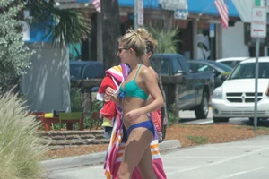 Various sexy Florida beach and bikini girls