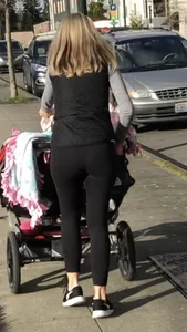Blonde mom has a fat rump