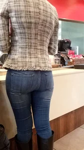 Latina Milf in tight jeans