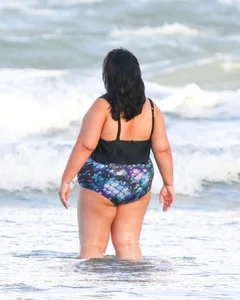 Extra thick girl at the beach in a bikini