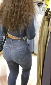Perfect thick ass in tight jeans w/ video  tier MUST SEE (Not OC)