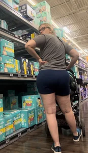 Pawg Mom