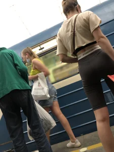 Gorgeous Ass in Sporting Short Tights Subway Creepshots Collection