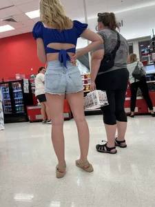 Perfect legs at Target! (Oc)