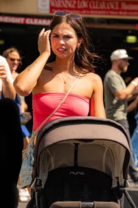 (OC) Pink tube top leggy MILF gorgeous face