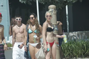 Sexy Florida beach bikini girls