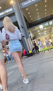Hot blonde in a short skirt street creepshot