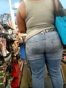 Fat ebony ass in tight jeans at Walmart