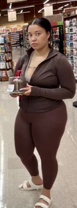 5’9 Thicc in the thighs wearing that brown so fine‼️