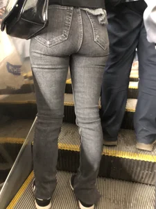 Juicy Booty in Tight Grey Jeans Low Angle Closeups on the Subway Escalator