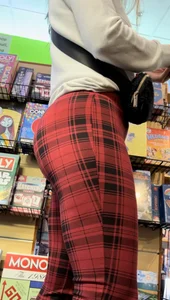 Sexy Milf in Xmas Checkered Leggings (oc)