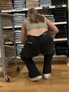 Blondish brunette squatting and working (oc)