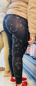 Nice latina cheeks in leggins‼️