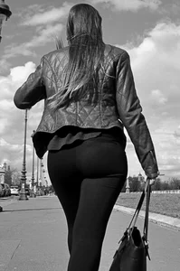 Candid girls in leggings, yoga pants, lulus and lycra
