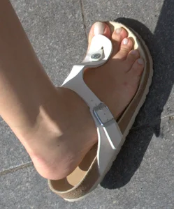 Can we see some candid feet in here?