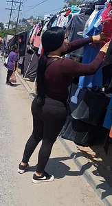 (OC) big butt thick short girl in black leggings VPL