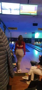 Cute Girl in Grey Tights And a Top With Braces - Huge Booty Creepshots Gallery at the Bowling Alley
