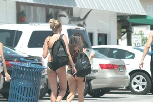 Candid Florida beach and bikini girls