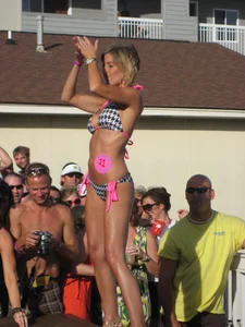 IOP Bikini Contest Drivin N' Cryin Show May 2009