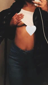 Girl Pulling Up Her Top, Flashing Her Teat Hot Mirror Selfie