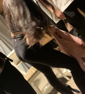 Athletic Asian ass in lululemons (VTL)
