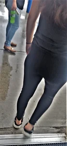 Candid girls in leggings and tights