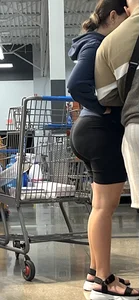 Latina Milf Booty Pokin Out