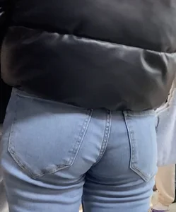 Teen Slut in Tight Jeans