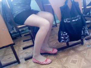 Candid college girl's legs